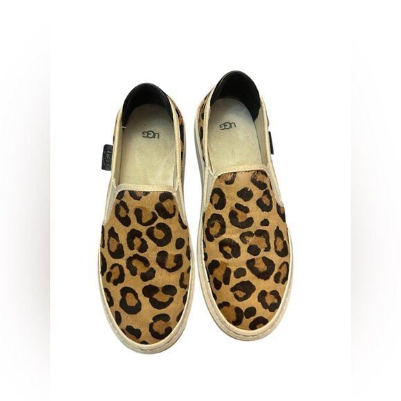UGG Alameda Spotty Slip on Leopard Sneakers Size 9 - Picture 2 of 10